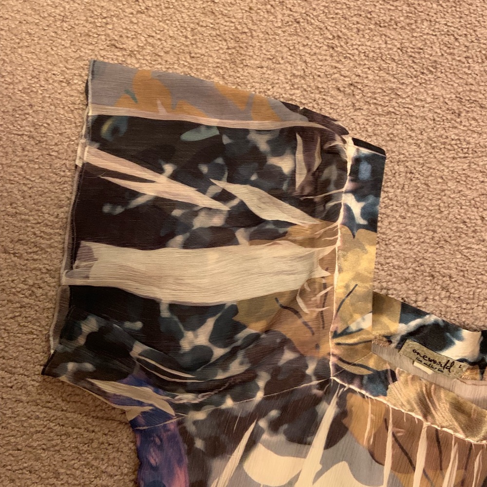 Shirt - Picture 4 of 5